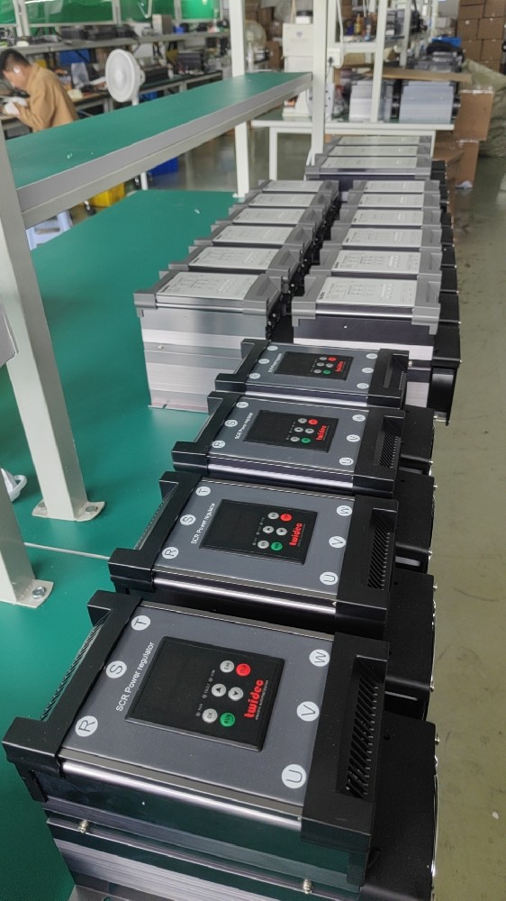 为什么电力调整器的保险丝容易被烧？