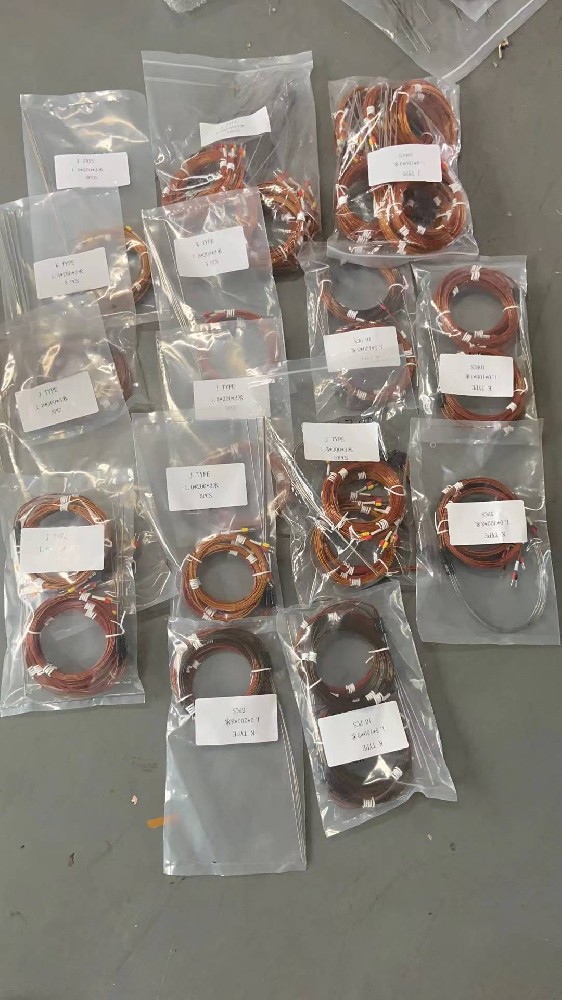 对于高温环境（如超过 1000℃）的丈量，热电偶的抗氧化性和热不变性是若何保障的？