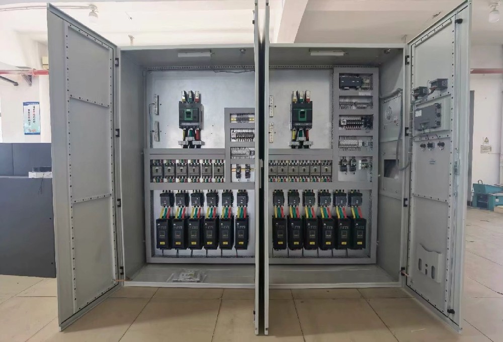 不幼心将电力调整器的表壳败坏，自行更换表壳会不会影响设备的防护等级和正常使用？