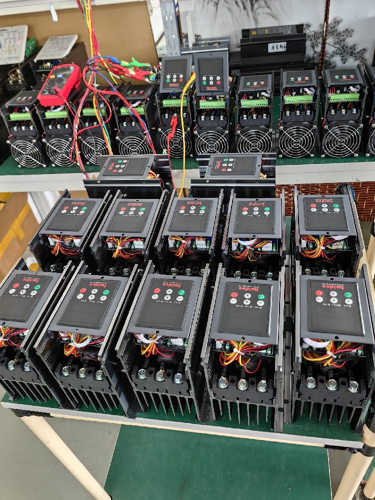 冬季环境温度过低，电力调整器启动难题，有什么有效的预热步骤或措施？